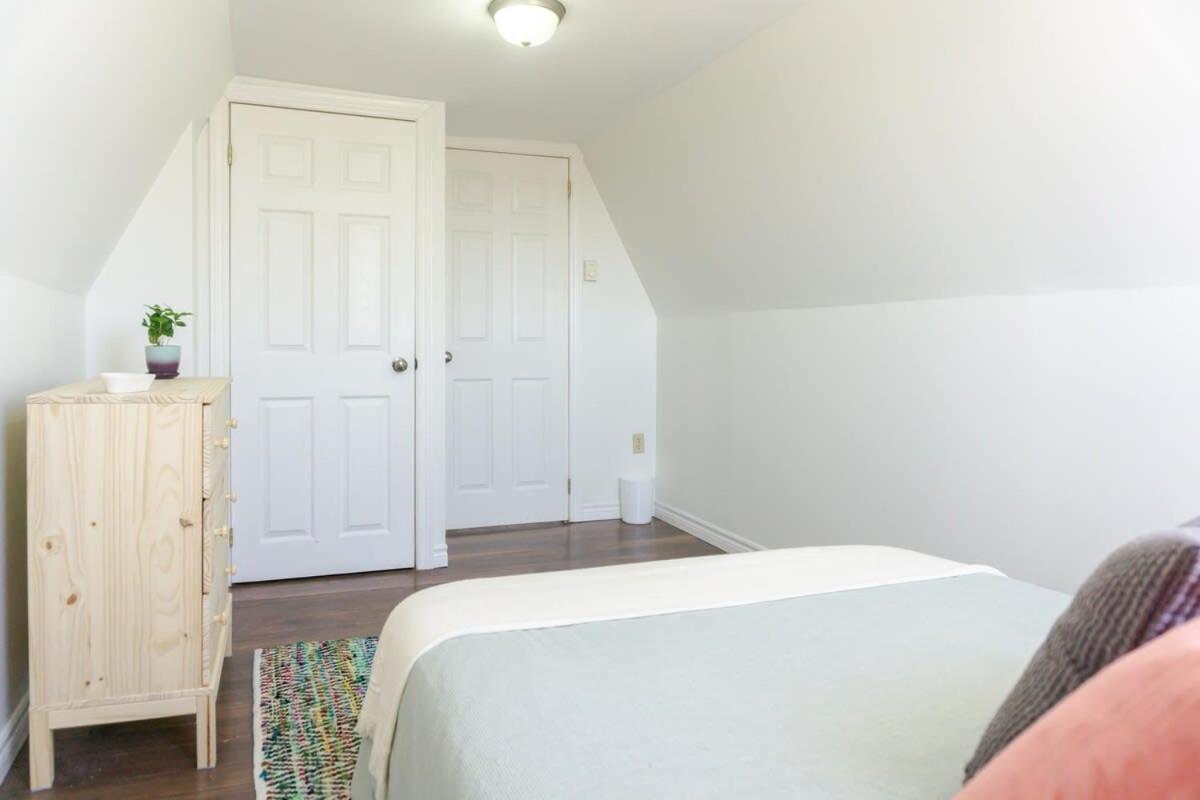 Amazing Location In Saint John 2 Bedroom Modern Parking New Kültér fotó
